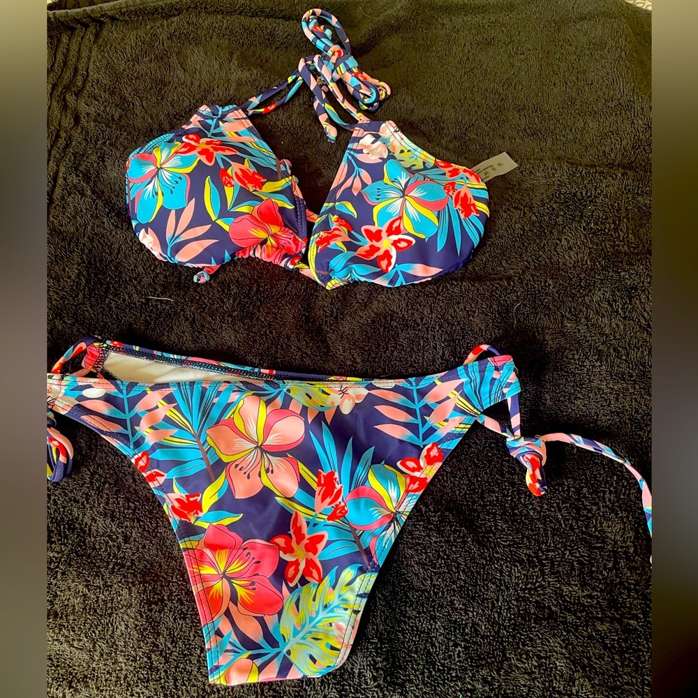 New - floral bikini